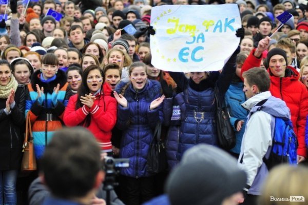 Луцькі революційні плакати. ФОТО