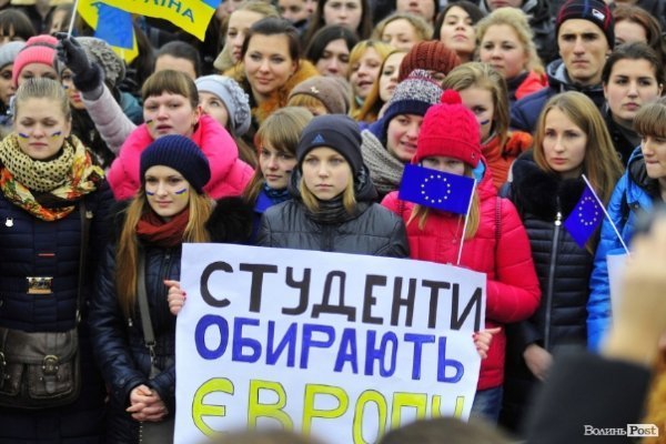 Луцькі революційні плакати. ФОТО