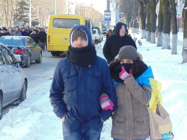 Євромайданівці колоною пройшлися центральною вулицею Луцька. ФОТО