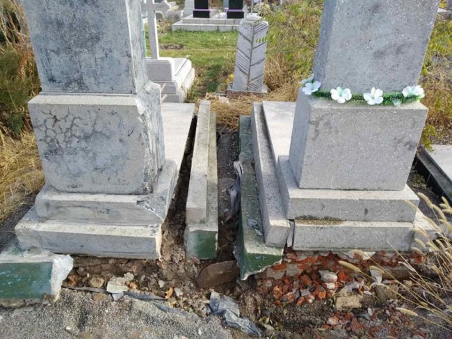 На Волині вандали поглумилися над могилами. ФОТО