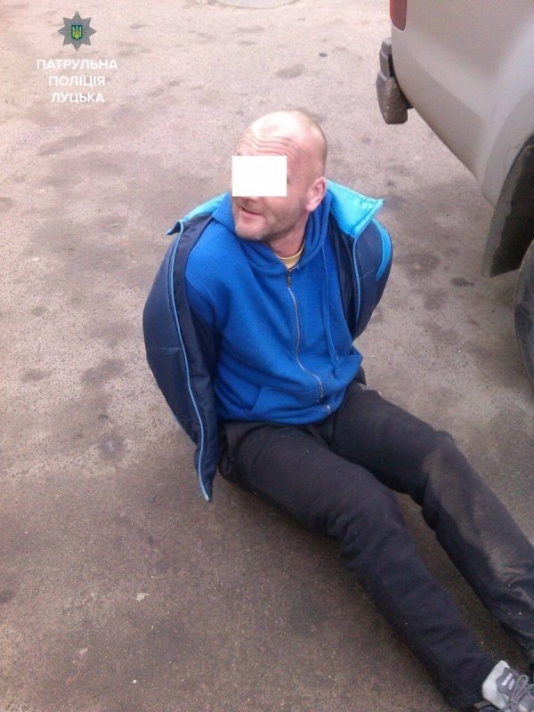 П’яний лучанин махав кулаками до своєї знайомої 