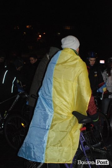 У Луцьку відбувся авто-, велопробіг в підтримку Євромайдану. ФОТО