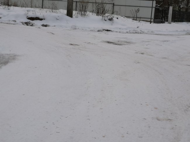 Не посипане жодне перехрестя, - волиняни нарікають на засніжені вулиці. ФОТО