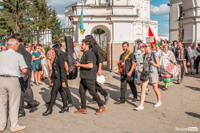 Від Мексики до Індії: грандіозний міжнародний фестиваль стартував у Луцьку. ФОТО