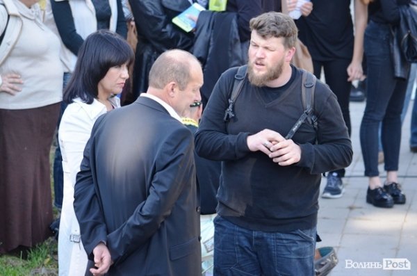 Відкриття театрального фестивалю «Мандрівний вішак - 2016» у Луцьку. ФОТО