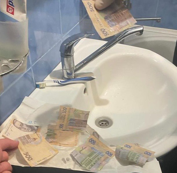 На Волині двоє посадовців вимагали «данину» за безперешкодний вилов риби. ФОТО