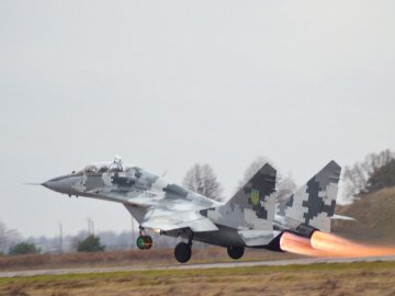 Польоти вдень та вночі: волинська авіаційна бригада пройшла підсумкову перевірку. ФОТО