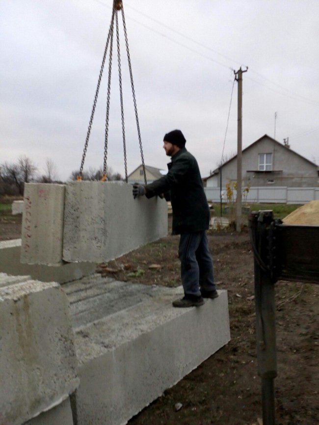У селі на Волині, де громада перейшла до ПЦУ, будують новий храм УПЦ (МП)