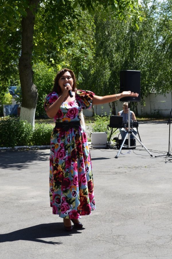 У Луцьку піснями та танцями розважали поранених військових. ФОТО