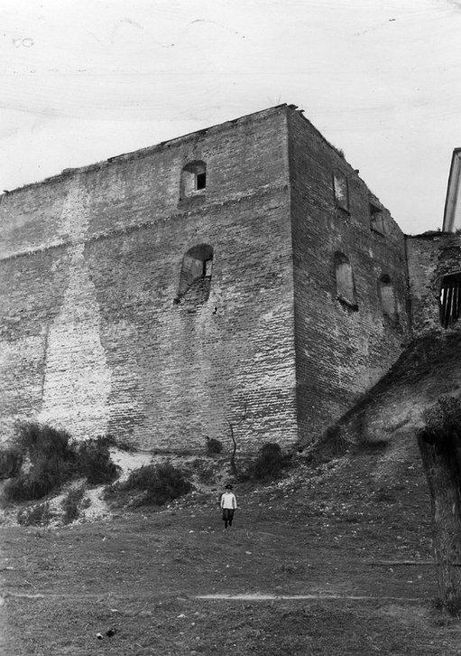 Фрагмент Клеванського замку Чорторийських, пер. пол. ХХ ст.