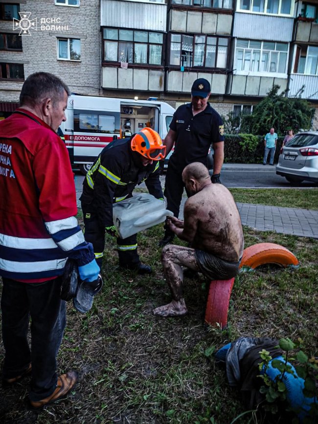 У Луцьку чоловік впав у рів біля річки  і не міг самостійно вибратися