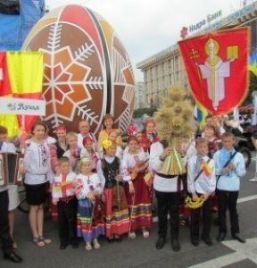 Волинську пісню і сорочку визнали кращою на «Параді вишиванок». ФОТО