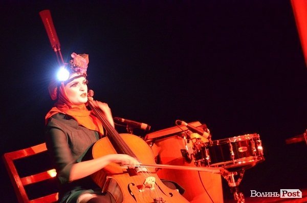 «Я хочу від них дітей»: Dakh Daughters підірвали луцьку публіку. ФОТО