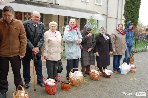 У Луцьку почали освячувати паску. ФОТО