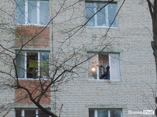 Гімн України та «Путін х**ло»: флешмоб у луцькому гуртожитку. ФОТО. ВІДЕО