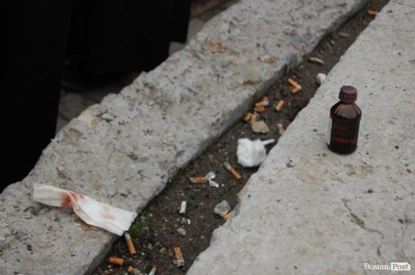 Поблизу сцени