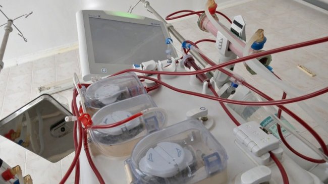 Апарат для гемодіалізу в Луцькій міській лікарні.