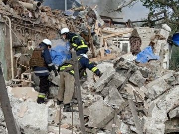 Росія вдарила по Первомайському: загинуло семеро людей. ФОТО