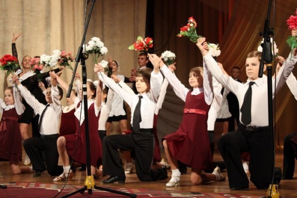 У Луцьку привітали і відзначили стипендіями освітян. ФОТО