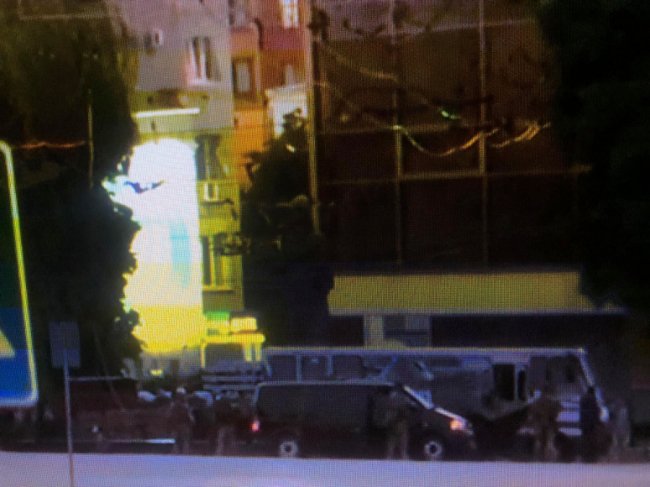 Із захопленого автобуса у Луцьку вдалось звільнити всіх заручників. ФОТО. ВІДЕО