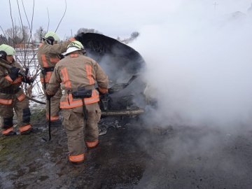 На Волині загорівся легковий автомобіль