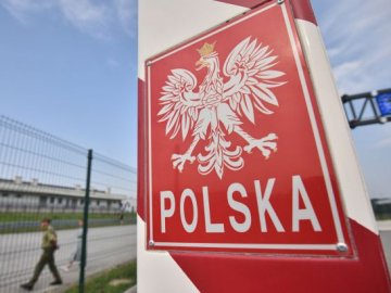 У Польщі фермери планують перекрити всі дороги через імпорт зерна з України