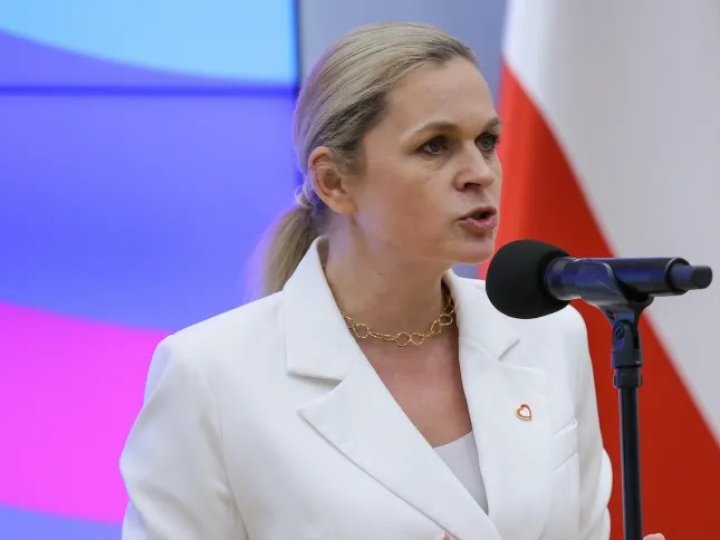 Міністерка освіти Польщі вимагає переписати українські підручники з історії про Волинську трагедію