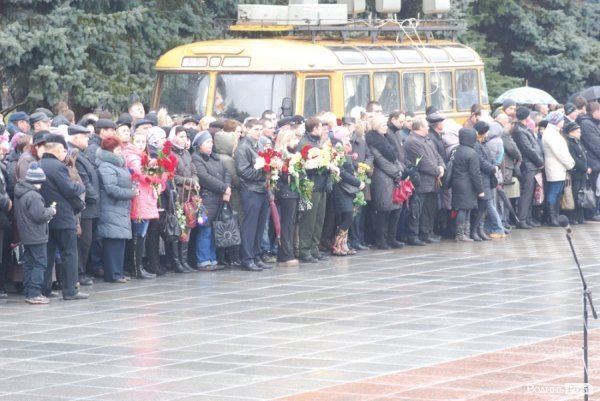 У Луцьку поховали Героя Майдану. ФОТО