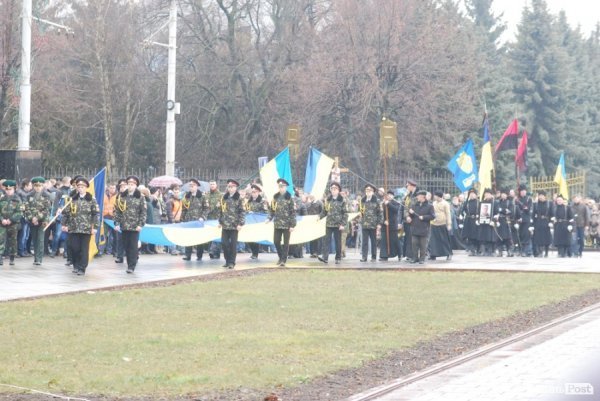 У Луцьку поховали Героя Майдану. ФОТО