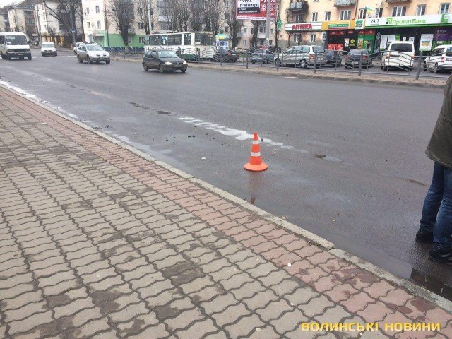 У Луцьку маршрутка збила чоловіка, водій втік. ДОПОВНЕНО