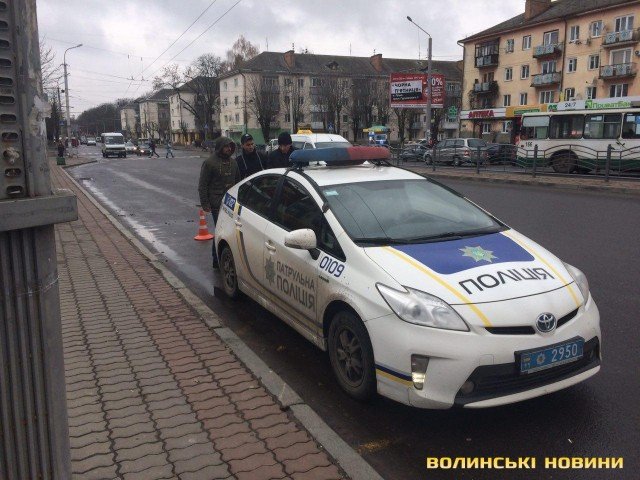 У Луцьку маршрутка збила чоловіка, водій втік. ДОПОВНЕНО