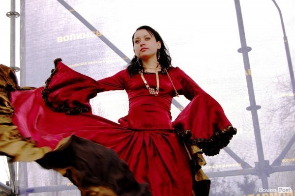 У центрі Луцька гуляли цигани. ФОТО