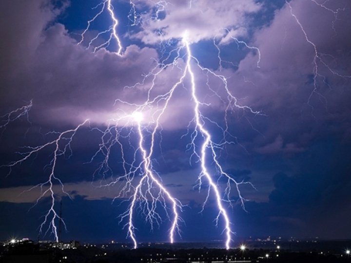 Синоптики попередили волинян про грозу першого рівня небезпечності