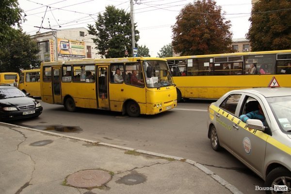 Янукович у Луцьку: центр міста стоїть у заторі. ФОТО
