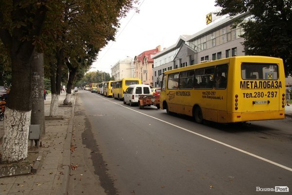 Янукович у Луцьку: центр міста стоїть у заторі. ФОТО