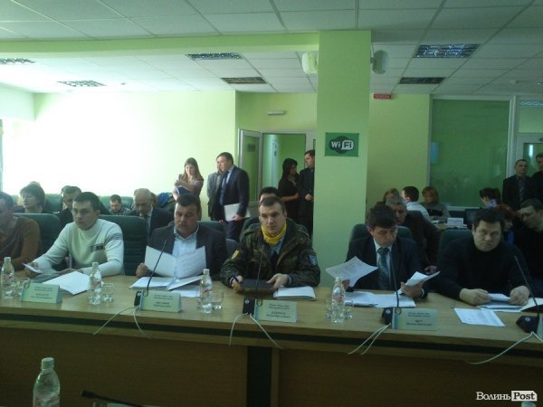 Революціонери вперше «засіли» у виконкомі Луцькради. ФОТО