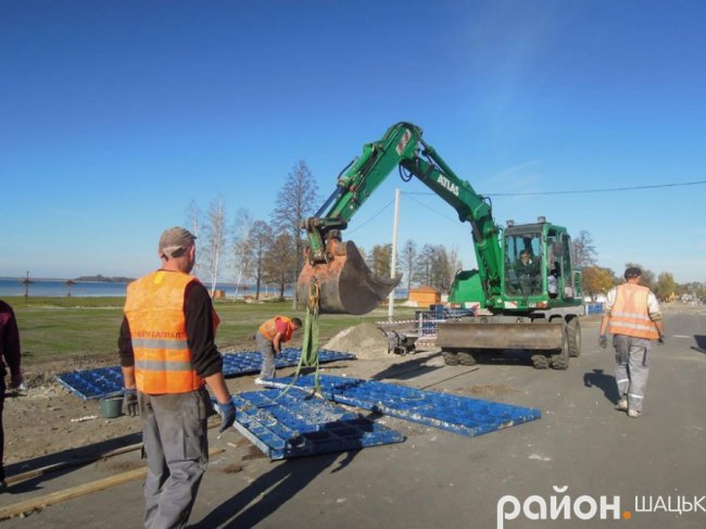 Показали, як розширюють набережну у Світязі. ФОТО