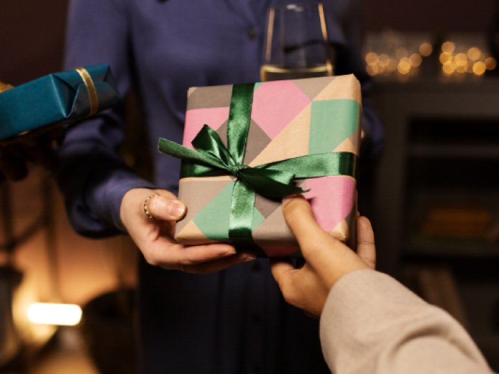 Як підібрати подарунок, який збереже лояльність клієнта на роки: поради експерта