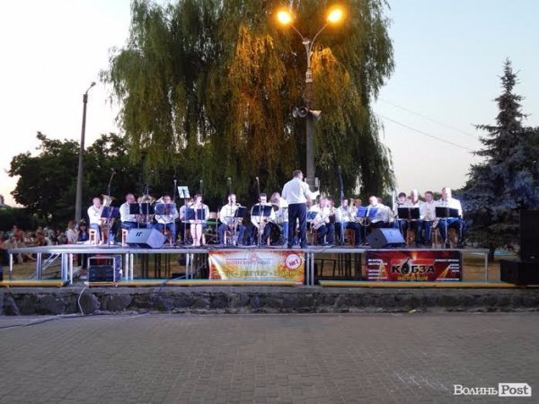 Ковель відсвяткував свій 705-й день народження із вогняним шоу та конкурсами. ФОТО