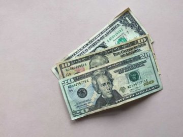 Курс валют у Луцьку на 9 серпня