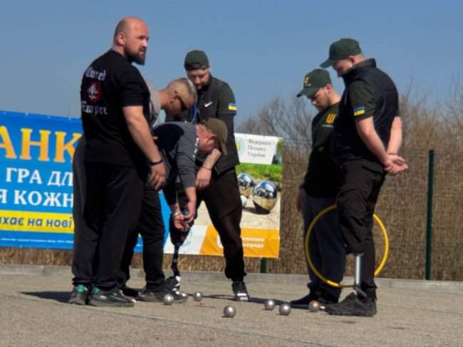 «Дякуємо, незламні, за бажання займатися спортом і залучати побратимів»: у Ковелі змагалися команди ветеранів 