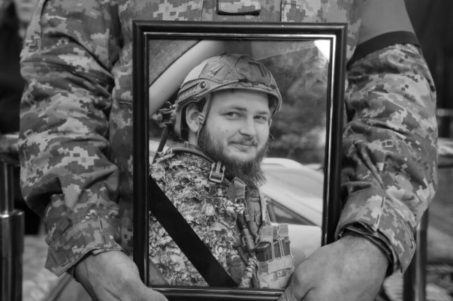 Луцьк - у скорботі: попрощалися з двома Героями Олександром Чиркою та Назаром Новосадом