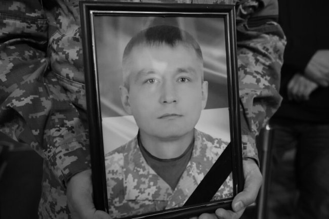 Луцьк - у скорботі: попрощалися з двома Героями Олександром Чиркою та Назаром Новосадом