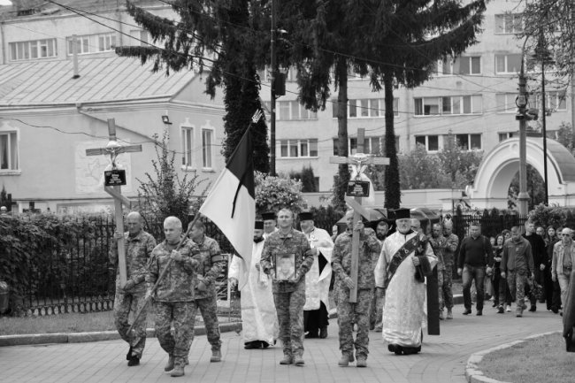 Луцьк - у скорботі: попрощалися з двома Героями Олександром Чиркою та Назаром Новосадом