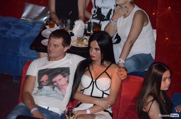 «Чорний бумер», «Харизма» і «Мурка»: в Луцьку знову виступав Seryoga. ФОТО