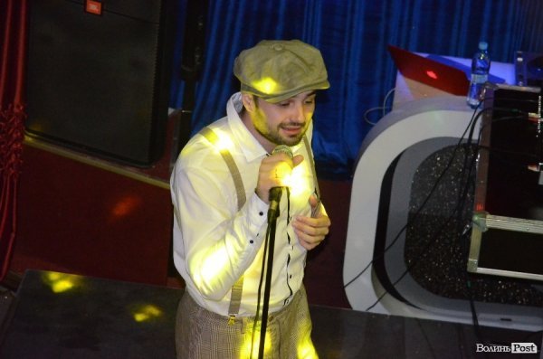 «Чорний бумер», «Харизма» і «Мурка»: в Луцьку знову виступав Seryoga. ФОТО