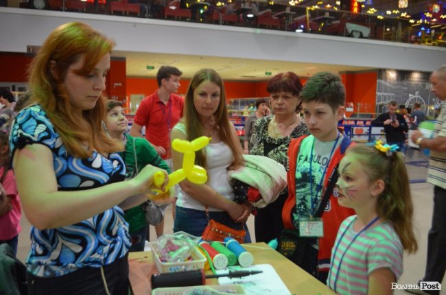 Діти наших Героїв: у «ПортСity» розважали дітей волинських атовців