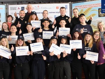 Чотирнадцять школярів з Луцька стали помічниками патрульних 