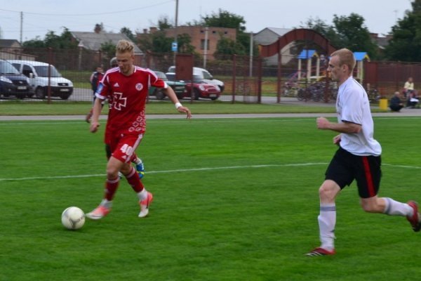 Як «Волинь» грала з сільською командою. ФОТО