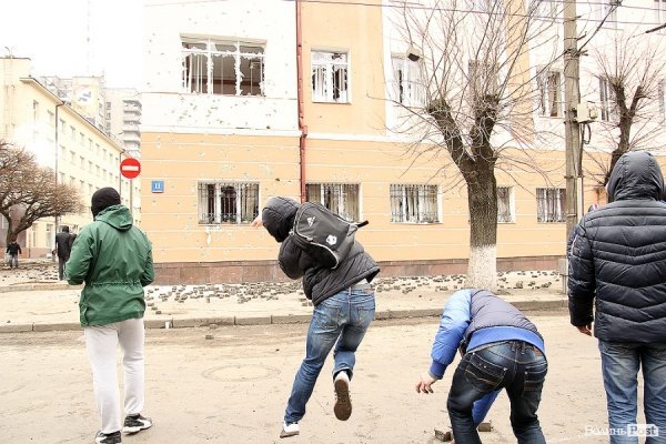 Як у Луцьку «викурювали» міліцію. ФОТО